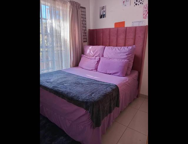 3 BEDROOM TOWNHOUSE FOR SALE IN CASTLEVIEW